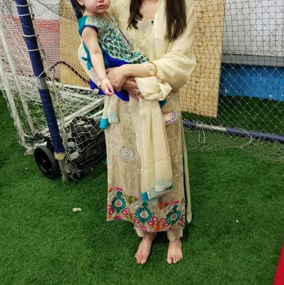 FINAL PRICE Pakistani embroidered fancy 3 pc chiffon suit - Picture 8 of 9